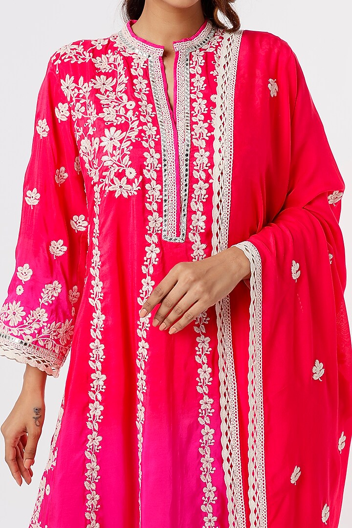 Red & Pink Ombre Embroidered Kurta Set by Sangeeta Kilachand at Pernia's Pop Up Shop