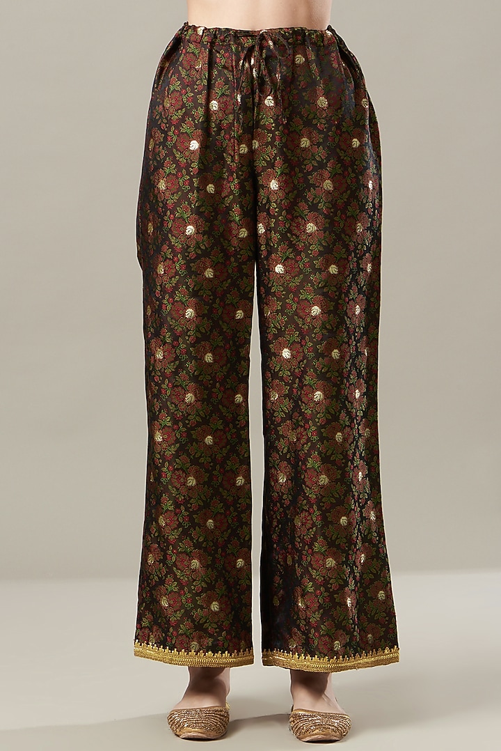 Black Marodi Embroidered Kurta Set by Sangeeta Kilachand at Pernia's Pop Up Shop