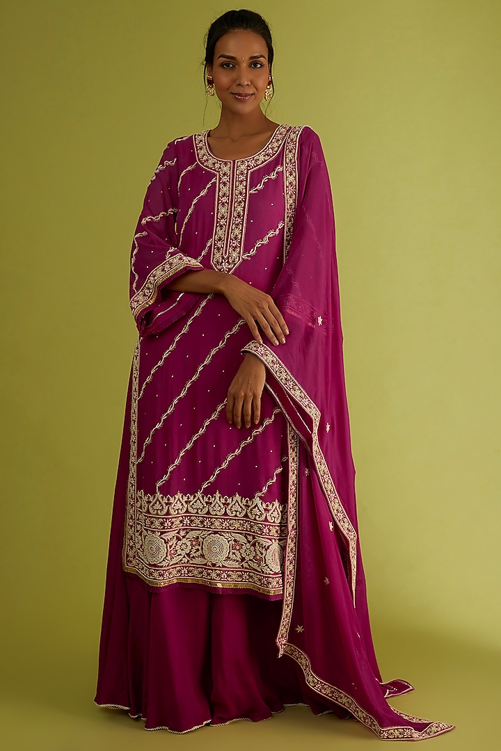 Dark Pink Embroidered Kurta Set by Sangeeta Kilachand at Pernia's Pop Up Shop