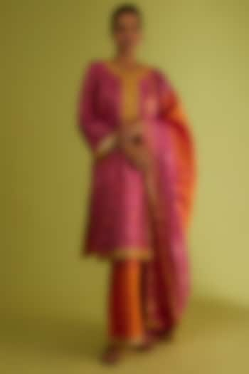 Pink & Orange Embroidered Patola Kurta set by Sangeeta Kilachand at Pernia's Pop Up Shop