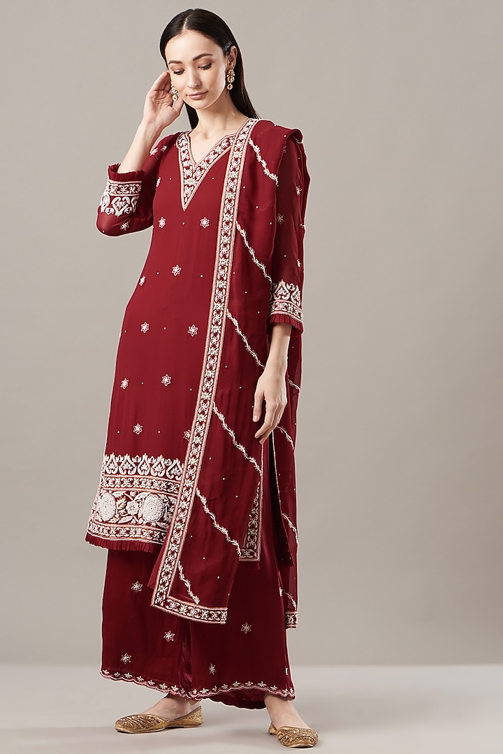 Red Embroidered Kurta Set by Sangeeta Kilachand at Pernia's Pop Up Shop