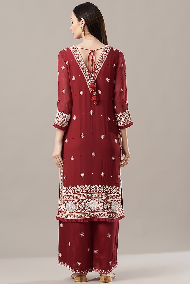Red Embroidered Kurta Set by Sangeeta Kilachand at Pernia's Pop Up Shop