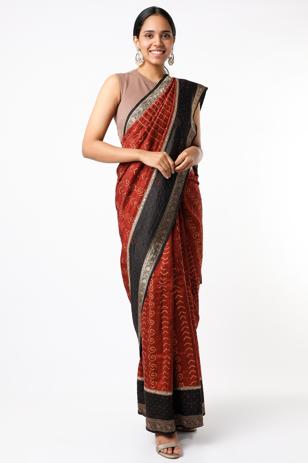 black bandhani saree