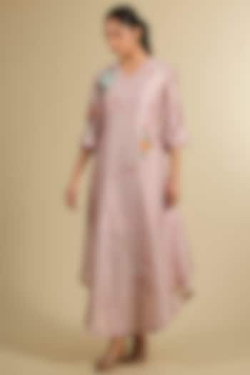 Peach Chanderi Hand Embroidered Kurta by Sahil Kochhar at Pernia's Pop Up Shop