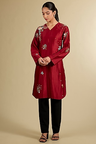 Red Chanderi Hand Embroidered Kurta by Sahil Kochhar