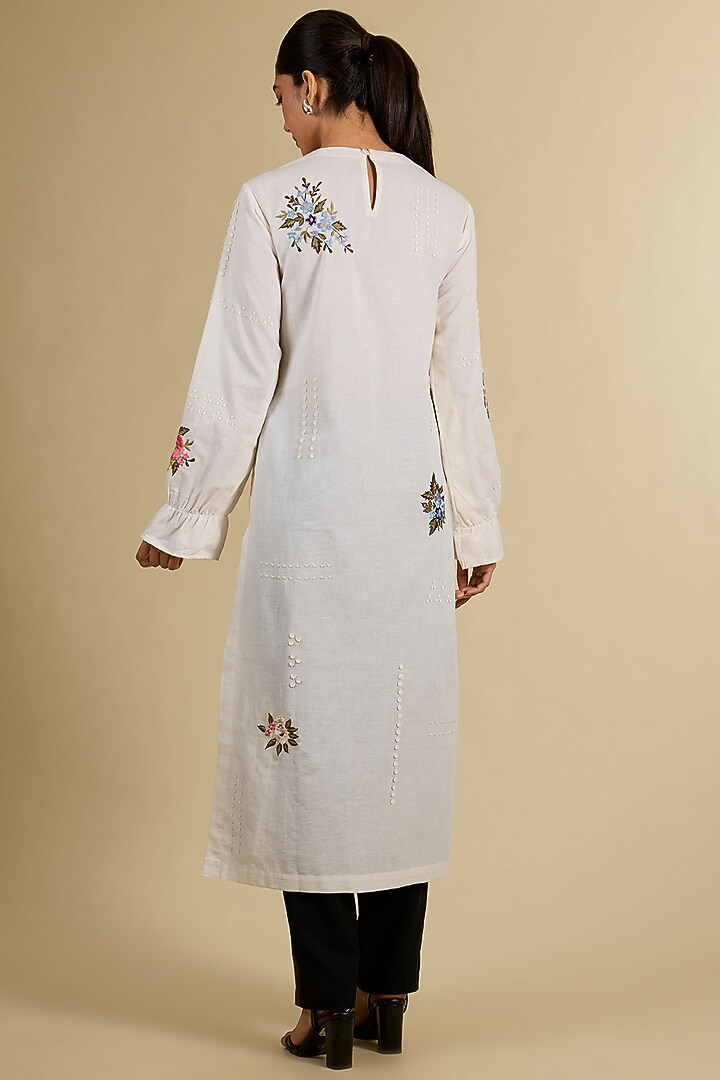 Ivory Chanderi Applique Hand Embroidered Kurta by Sahil Kochhar at Pernia's Pop Up Shop