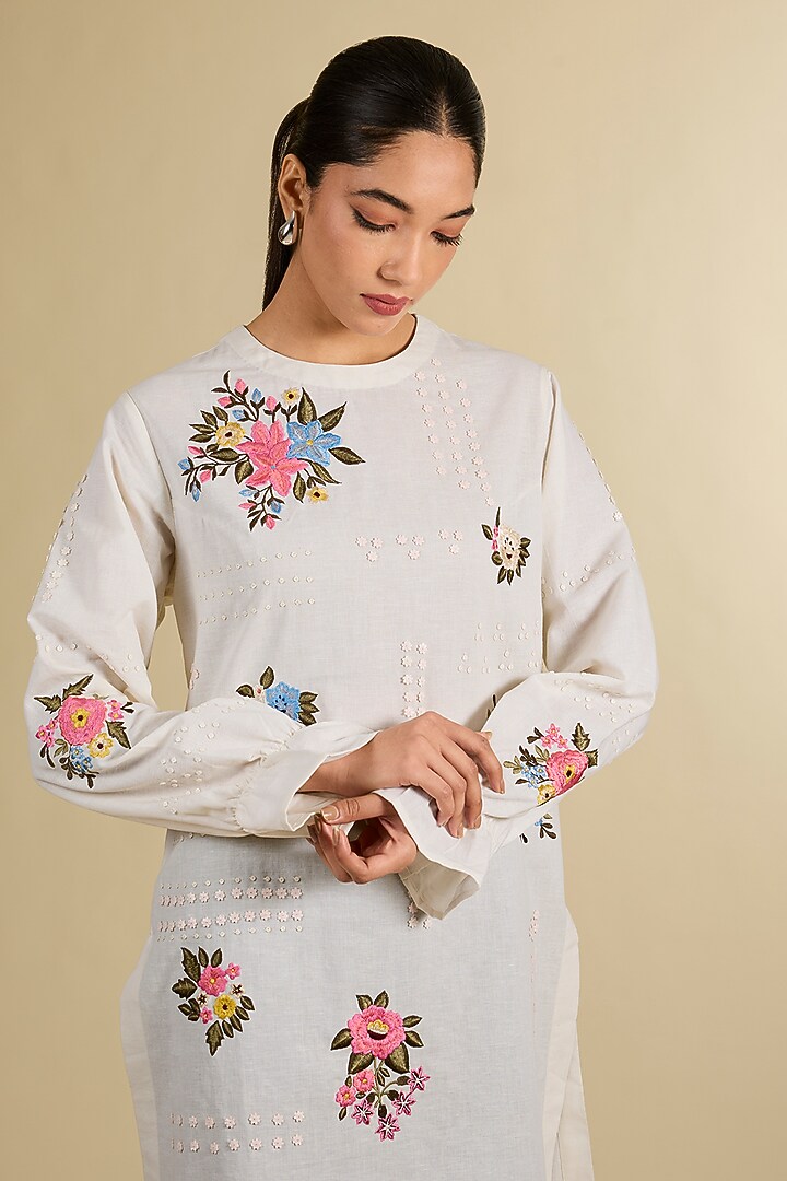Ivory Chanderi Applique Hand Embroidered Kurta by Sahil Kochhar at Pernia's Pop Up Shop