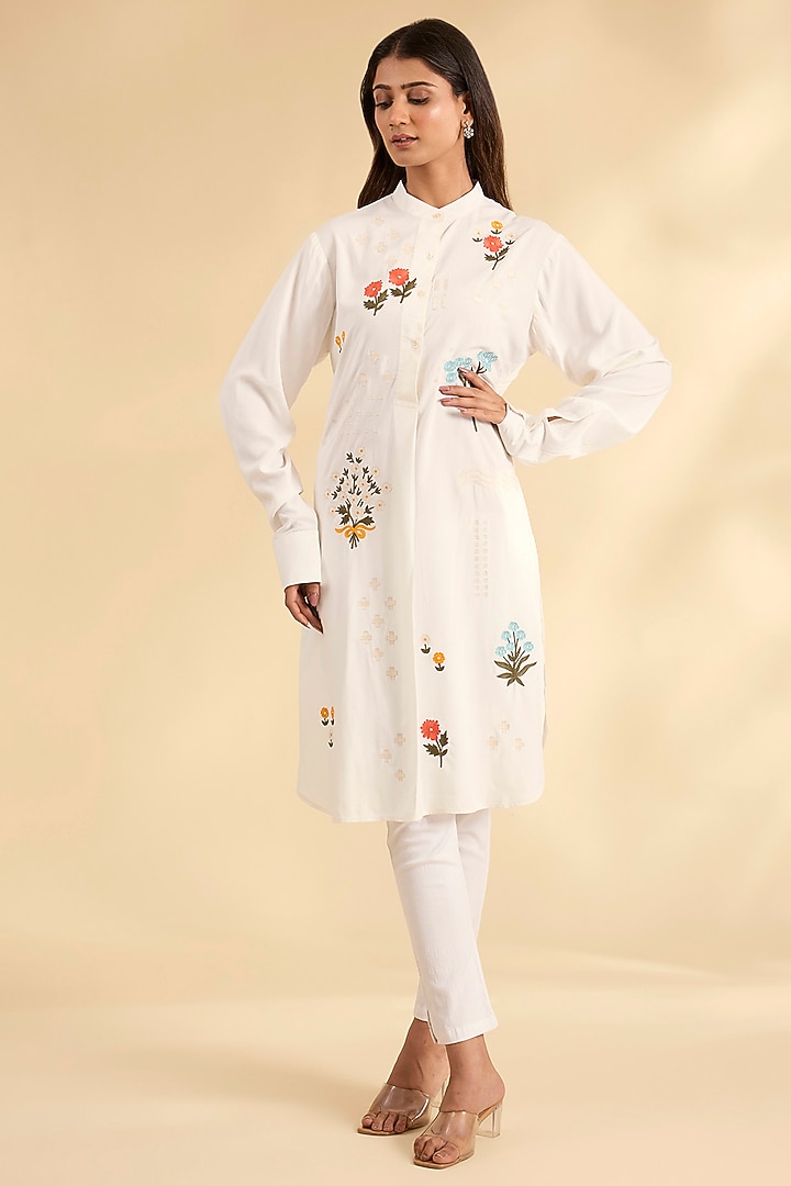 Ivory Rayon Hand Embroidered Kurta by Sahil Kochhar at Pernia's Pop Up Shop