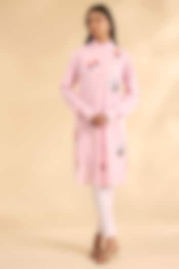 Pink Rayon Hand Embroidered Kurta by Sahil Kochhar at Pernia's Pop Up Shop