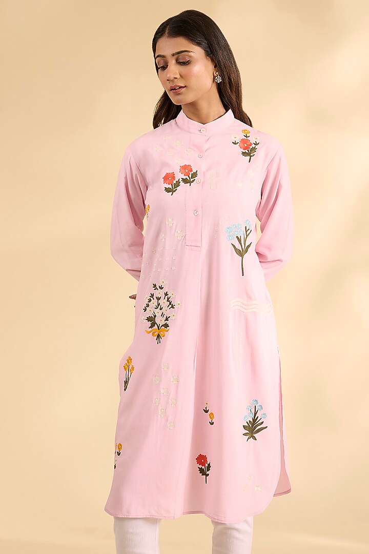 Pink Rayon Hand Embroidered Kurta by Sahil Kochhar at Pernia's Pop Up Shop