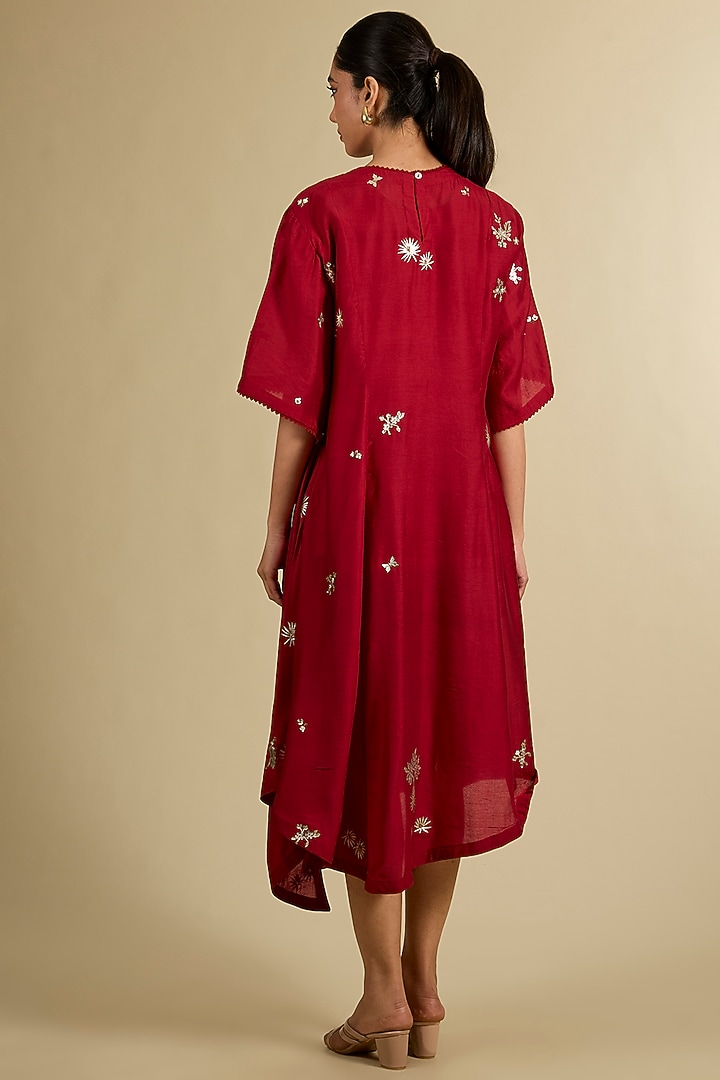 Red Chanderi Applique Hand Embroidered Kurta by Sahil Kochhar at Pernia's Pop Up Shop