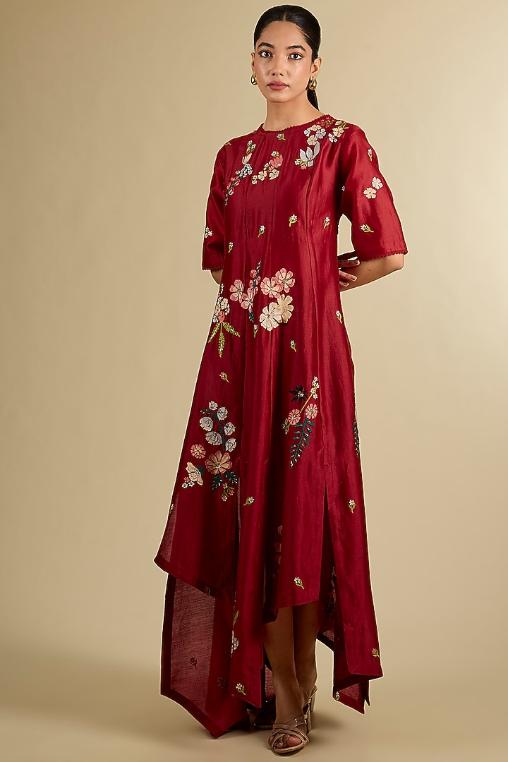 Red Chanderi Applique Hand Embroidered Kurta by Sahil Kochhar at Pernia's Pop Up Shop