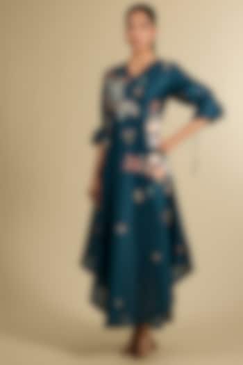 Blue Chanderi Applique Hand Embroidered Kurta by Sahil Kochhar at Pernia's Pop Up Shop