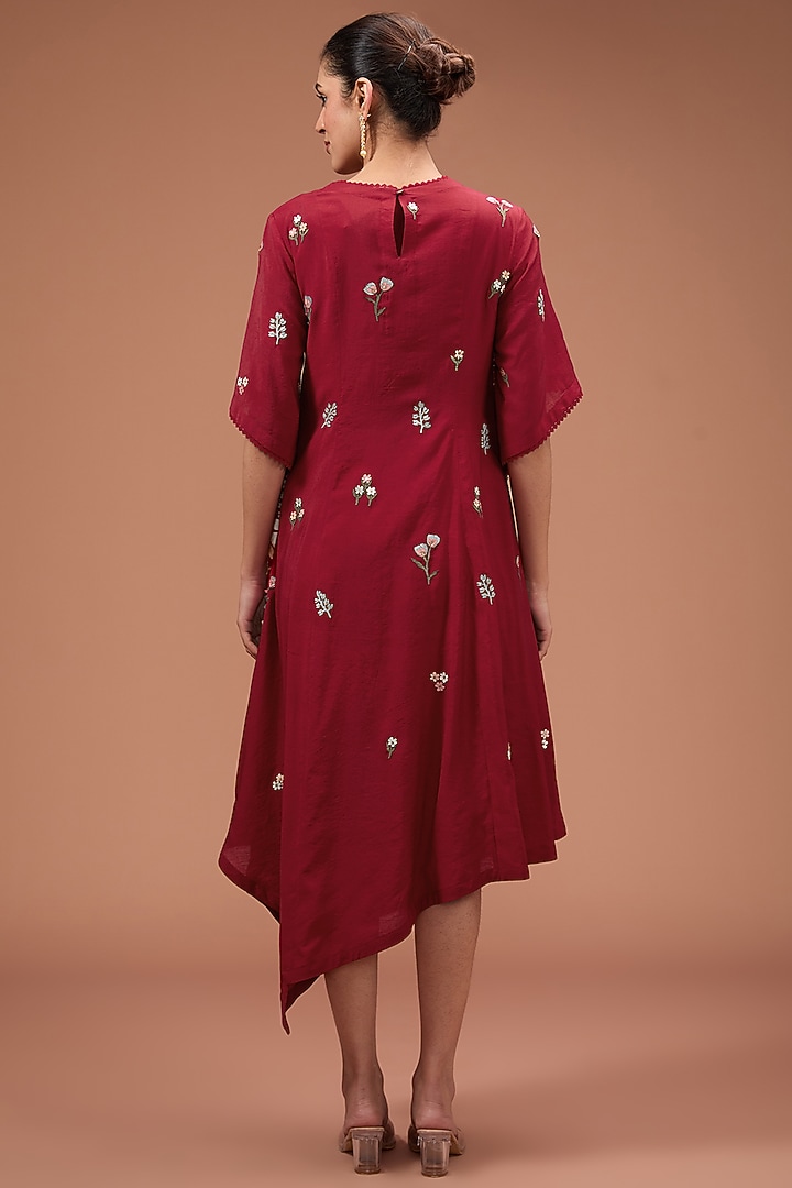 Red Chanderi & Net 3D Applique Floral Embroidered Tunic by Sahil Kochhar at Pernia's Pop Up Shop