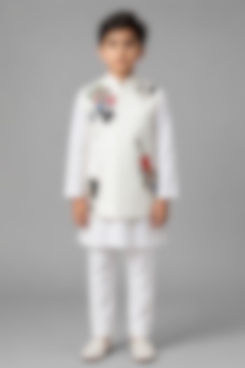 Ivory Matka Silk Bundi Jacket For Boys by Sahil Kochhar Kids at Pernia's Pop Up Shop