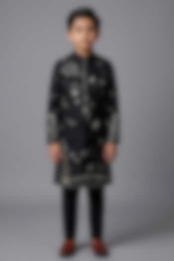 Black Matka Silk Bundi Jacket For Boys by Sahil Kochhar Kids at Pernia's Pop Up Shop