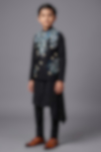 Black Matka Silk Bundi Jacket For Boys by Sahil Kochhar Kids at Pernia's Pop Up Shop