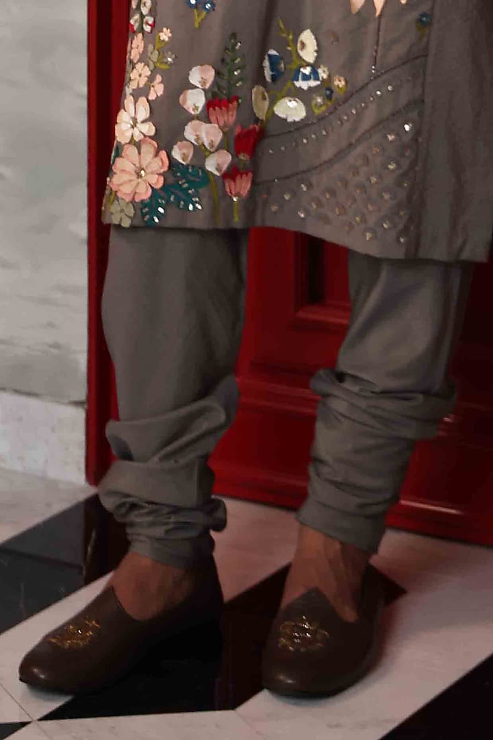 Grey Katan Silk Floral Hand Embroidered Kurta Set by Sahil Kochhar Men at Pernia's Pop Up Shop