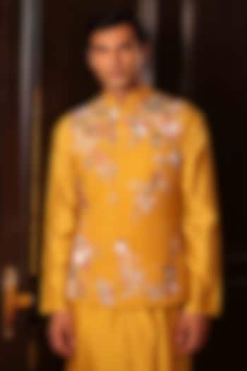Yellow Matka Silk Hand Embroidered Bundi Jacket by Sahil Kochhar Men at Pernia's Pop Up Shop