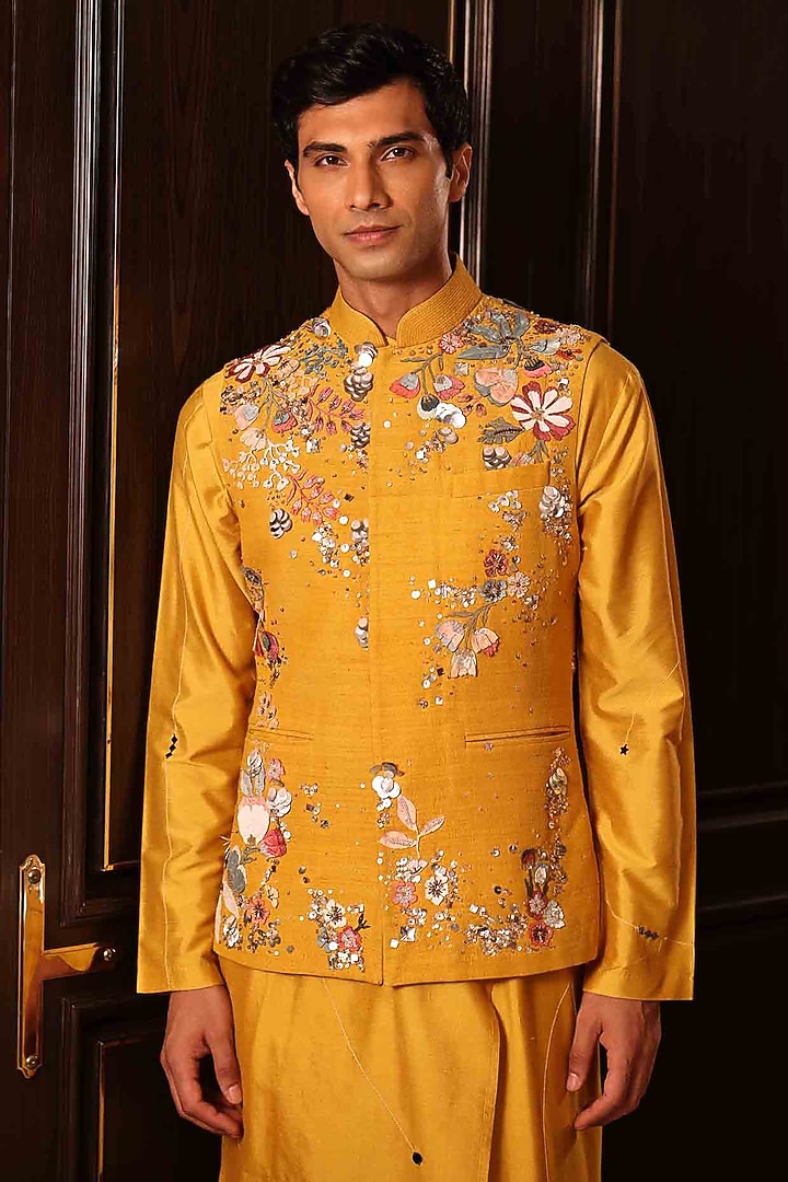 Yellow Matka Silk Hand Embroidered Bundi Jacket by Sahil Kochhar Men at Pernia's Pop Up Shop