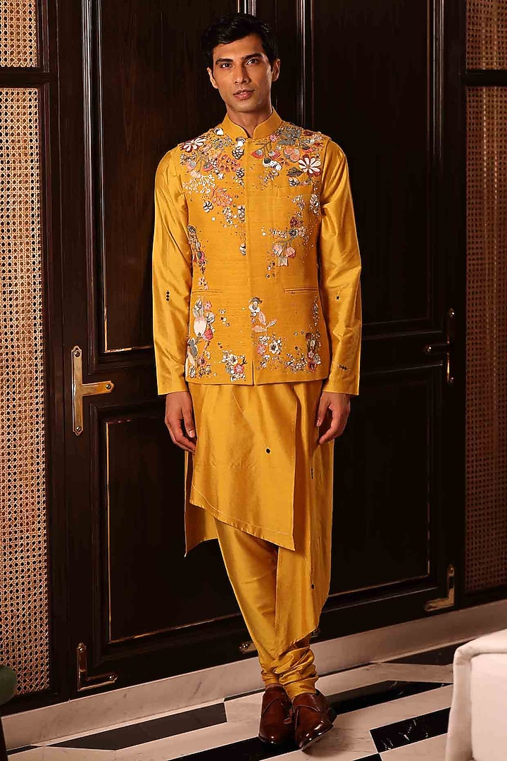 Yellow Matka Silk Hand Embroidered Bundi Jacket by Sahil Kochhar Men at Pernia's Pop Up Shop