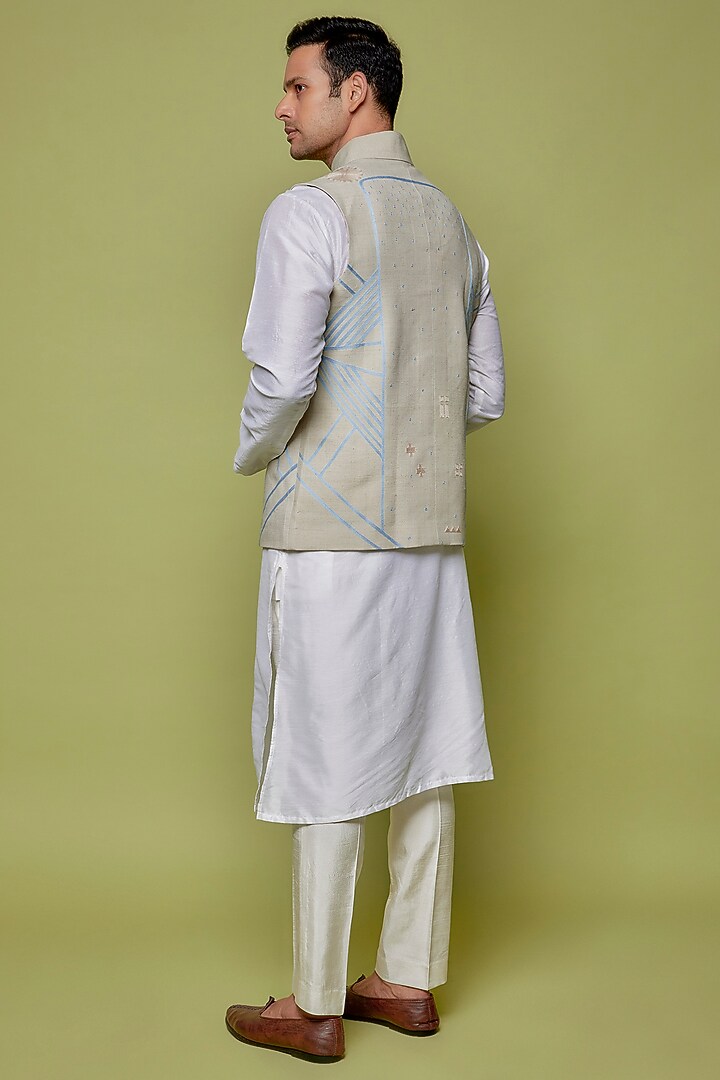 Ivory Matka Silk Resham Thread Embroidered Bundi Jacket by Sahil Kochhar Men at Pernia's Pop Up Shop