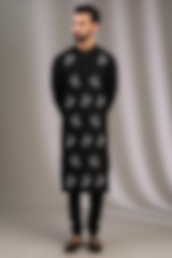 Black Katan Resham Thread Embroidered Kurta Set by Sahil Kochhar Men at Pernia's Pop Up Shop