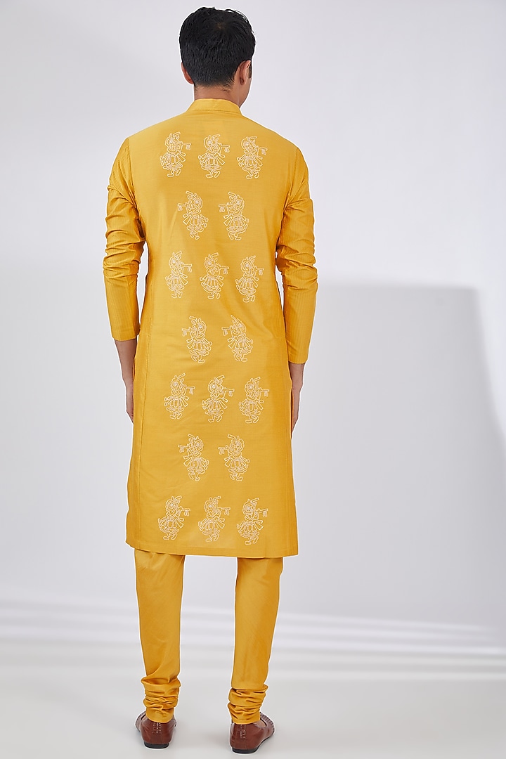 Mustard Katan Thread Embroidered Kurta Set by Sahil Kochhar Men at Pernia's Pop Up Shop