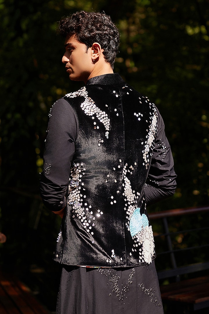 Black Silk Velvet Hand Embroidered Bundi Jacket by Sahil Kochhar Men at Pernia's Pop Up Shop