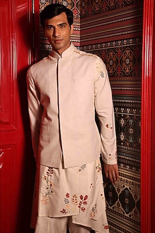 Ivory Suiting Hand Embroidered Bundi Jacket by Sahil Kochhar Men