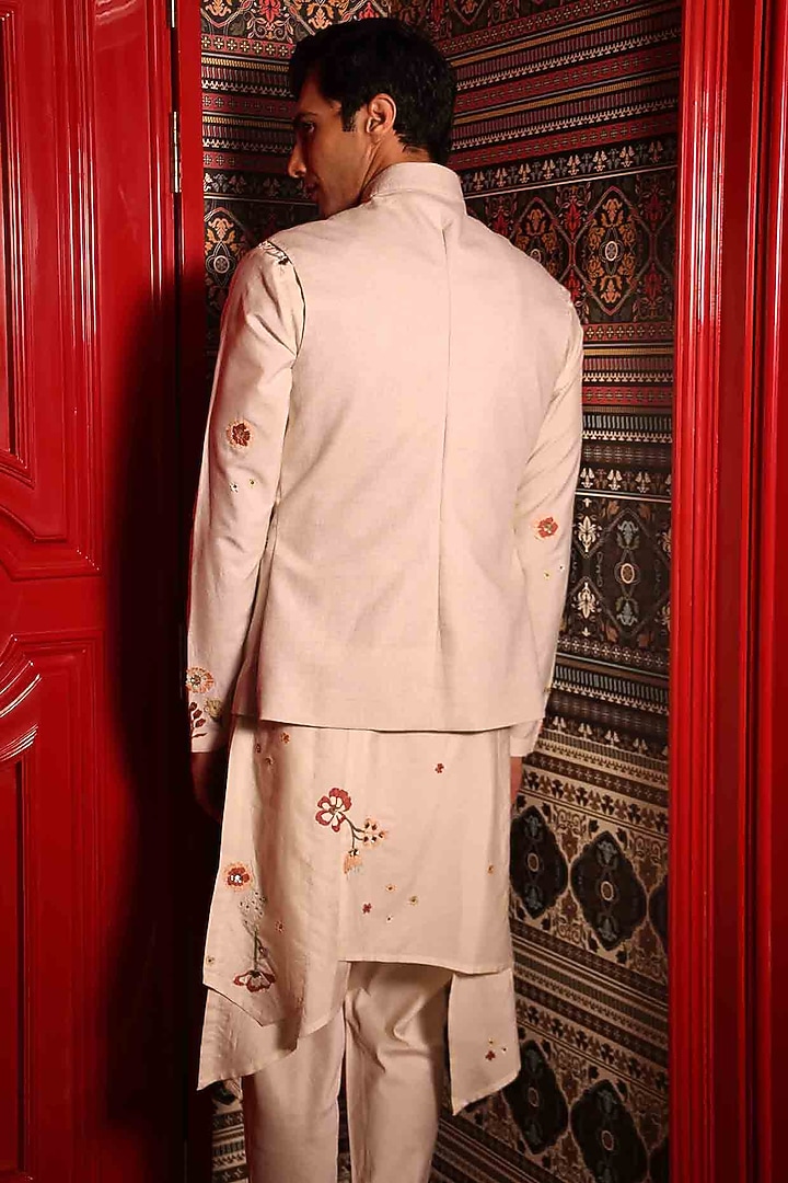 Ivory Suiting Hand Embroidered Bundi Jacket by Sahil Kochhar Men at Pernia's Pop Up Shop