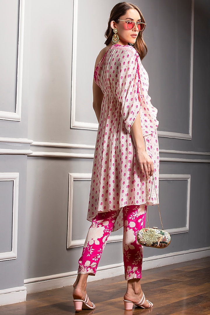 White & Hot Pink Printed One-Shoulder Tunic Set by Sakshi Girri at Pernia's Pop Up Shop