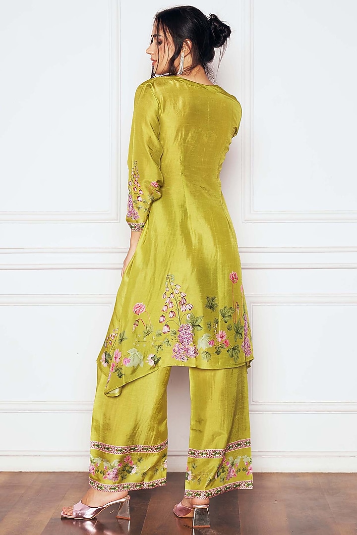 Bright Green Dupion Silk Floral Printed Kurta Set by Sakshi Girri at Pernia's Pop Up Shop