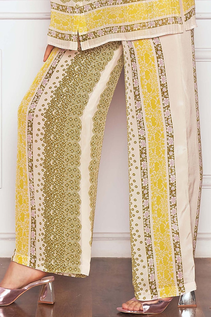 Olive Green & Mauve Georgette Printed Co-Ord Set by Sakshi Girri at Pernia's Pop Up Shop