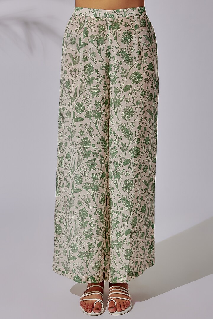 Green Natural Crepe Printed & Embroidered Kurta Set by Sakshi Girri at Pernia's Pop Up Shop