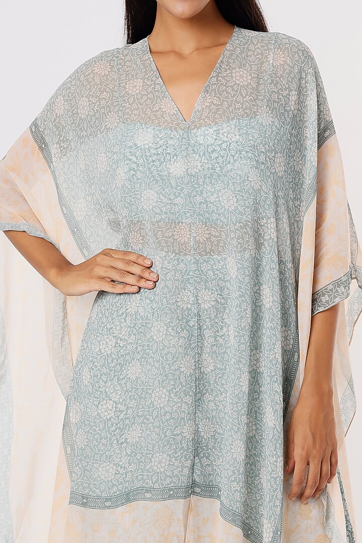 Green Digital Printed Kaftan Set by Sakshi Girri at Pernia's Pop Up Shop