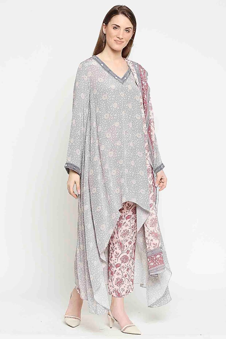 Lavender Embroidered Asymmetrical Kurta Set by Sakshi Girri at Pernia's Pop Up Shop