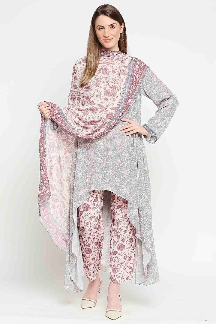 Lavender Embroidered Asymmetrical Kurta Set by Sakshi Girri at Pernia's Pop Up Shop