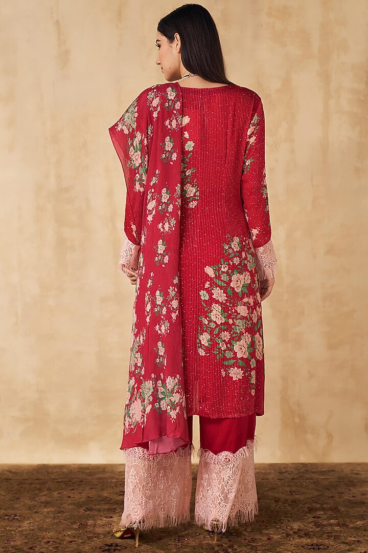 Ruby Pink Floral Printed Kurta Set by Sakshi Girri at Pernia's Pop Up Shop