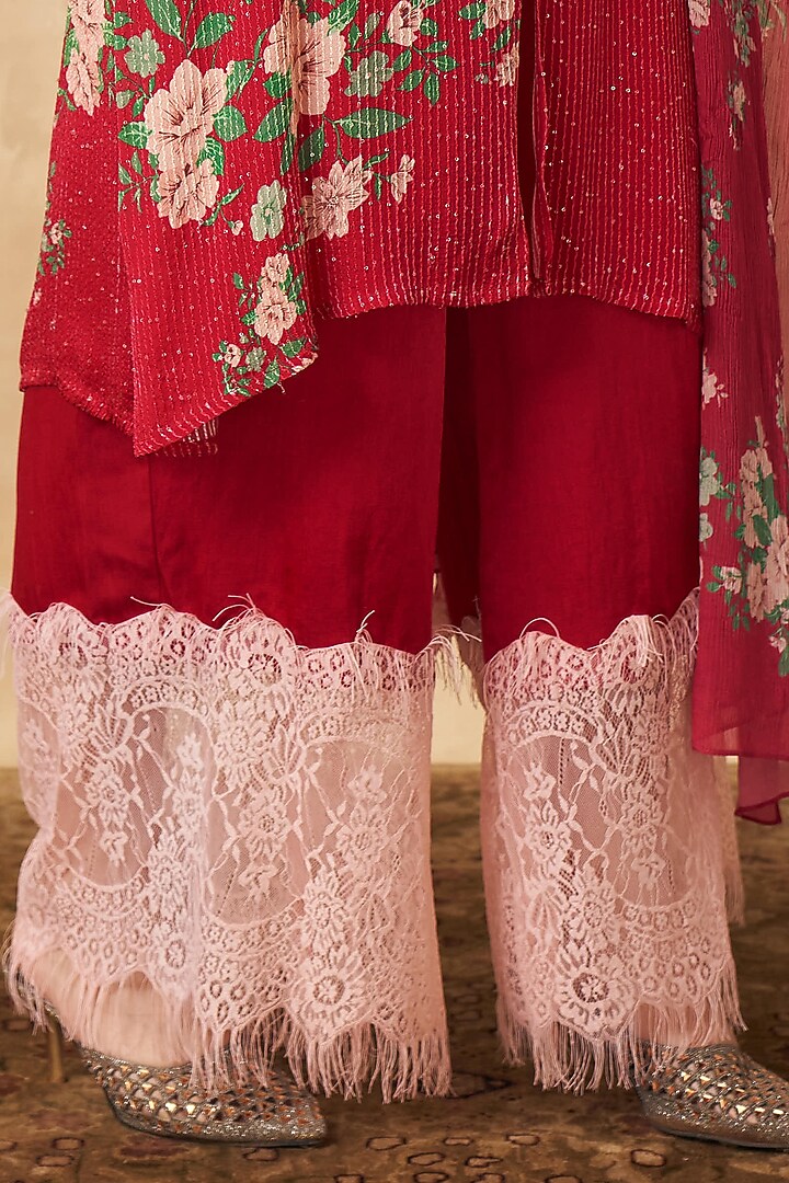 Ruby Pink Floral Printed Kurta Set by Sakshi Girri at Pernia's Pop Up Shop