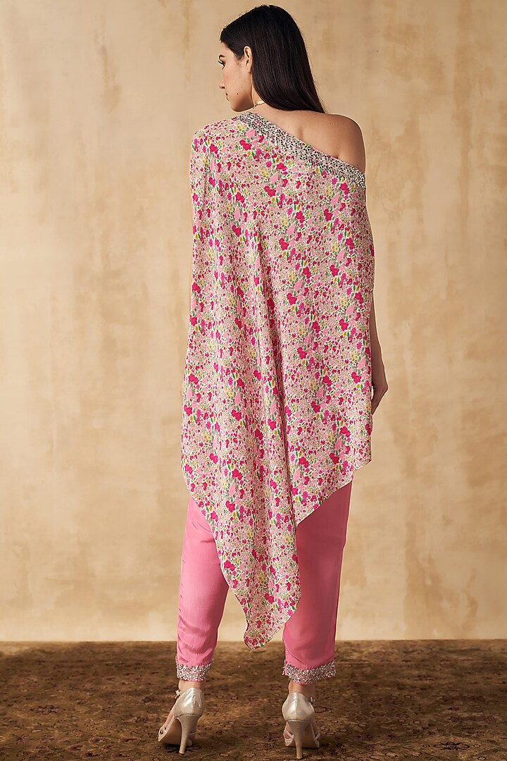 Pink Floral Printed Tunic Set by Sakshi Girri at Pernia's Pop Up Shop