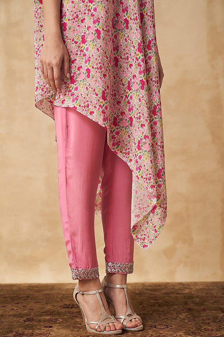 Pink Floral Printed Tunic Set by Sakshi Girri at Pernia's Pop Up Shop