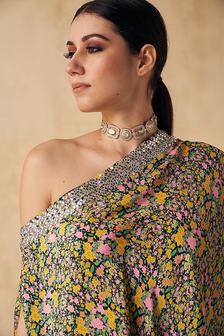 Black Printed & Embellished Tunic Set by Sakshi Girri at Pernia's Pop Up Shop