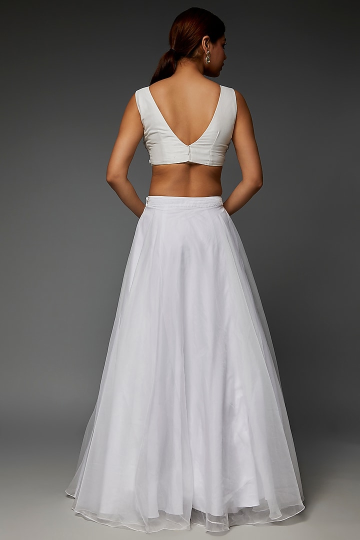 White Organza Wedding Lehenga Set by Saloni Jain at Pernia's Pop Up Shop