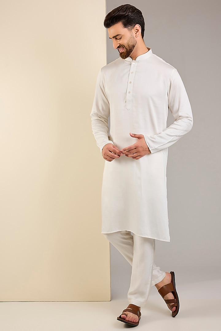 White Cotton Kurta by SAMMOHAN at Pernia's Pop Up Shop