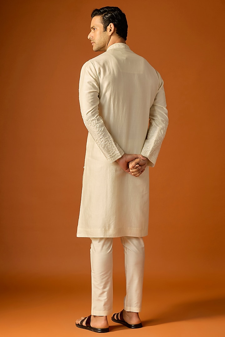 Off-White Silk Embroidered Kurta Set by SAMMOHAN at Pernia's Pop Up Shop