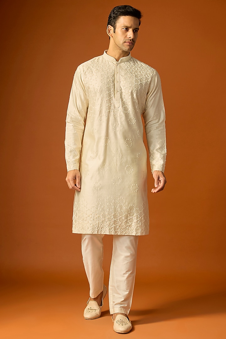 Off-White Silk Embroidered Kurta Set by SAMMOHAN at Pernia's Pop Up Shop