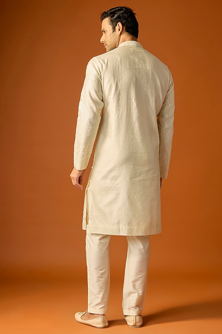 Off-White Silk Embroidered Kurta Set by SAMMOHAN at Pernia's Pop Up Shop