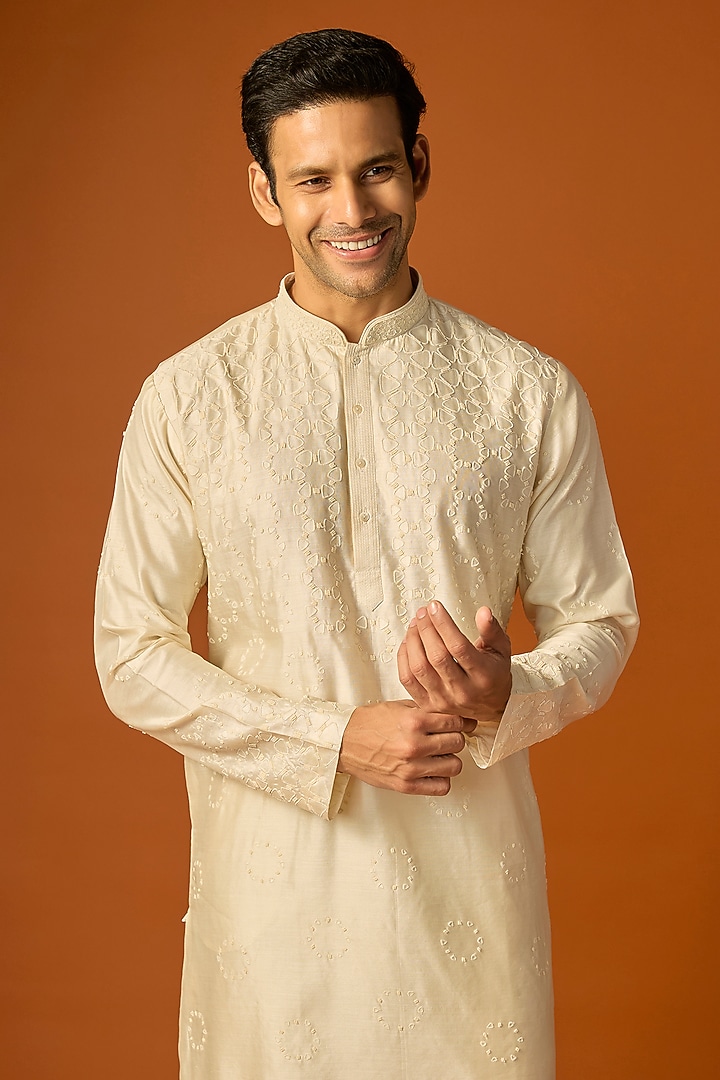 Off-White Silk Embroidered Kurta Set by SAMMOHAN at Pernia's Pop Up Shop