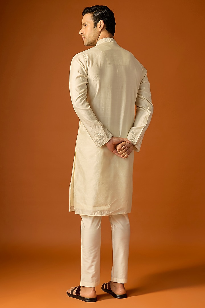 Off-White Silk Embroidered Kurta Set by SAMMOHAN at Pernia's Pop Up Shop
